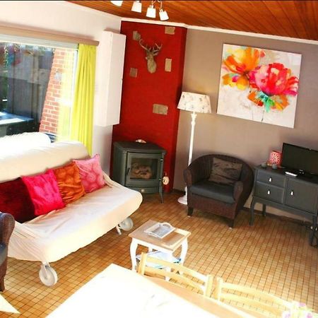 Chalet Des Coucous Villa Waulsort Bagian luar foto